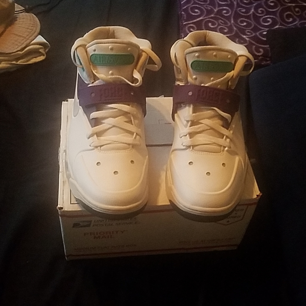 Nike airmax hardly worn!